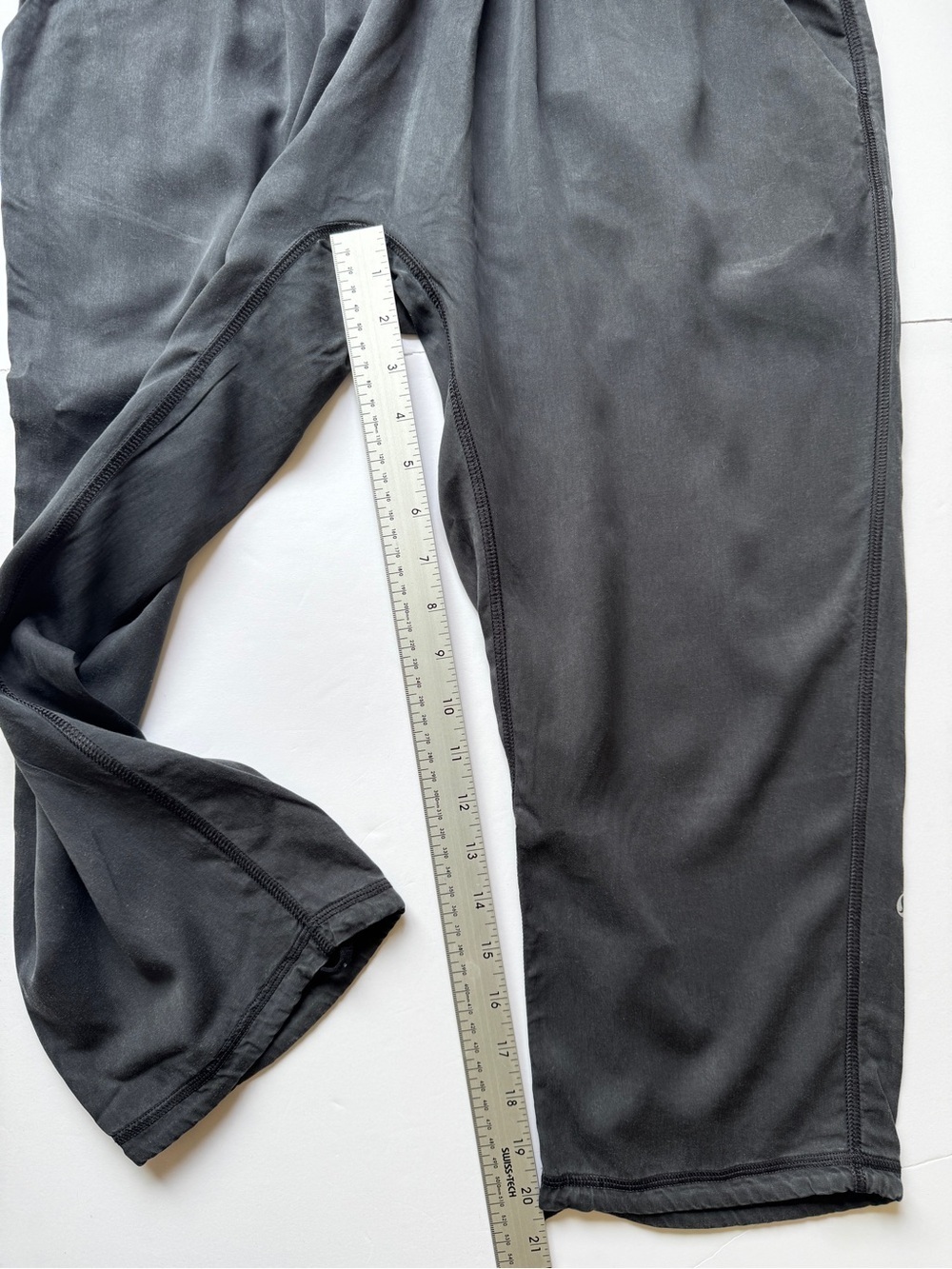 Lululemon Post Power Crop Black Pants Drop Crotch Joggers Trousers Sz 8 - Picture 11 of 16